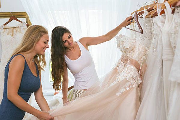 Menyasszonyi ruhapróba